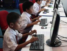 Kegunaan Komputer dalam Pendidikan dan Sekolah