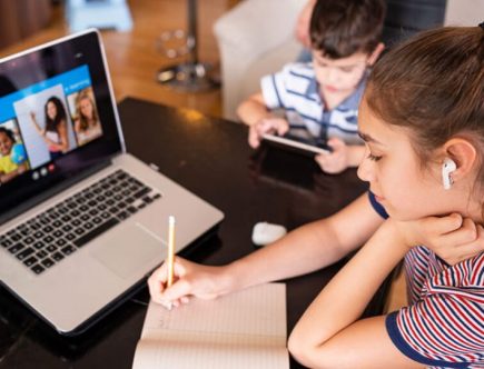Pentingnya Pendidikan Komputer di Sekolah Bagi Siswa Secara Online